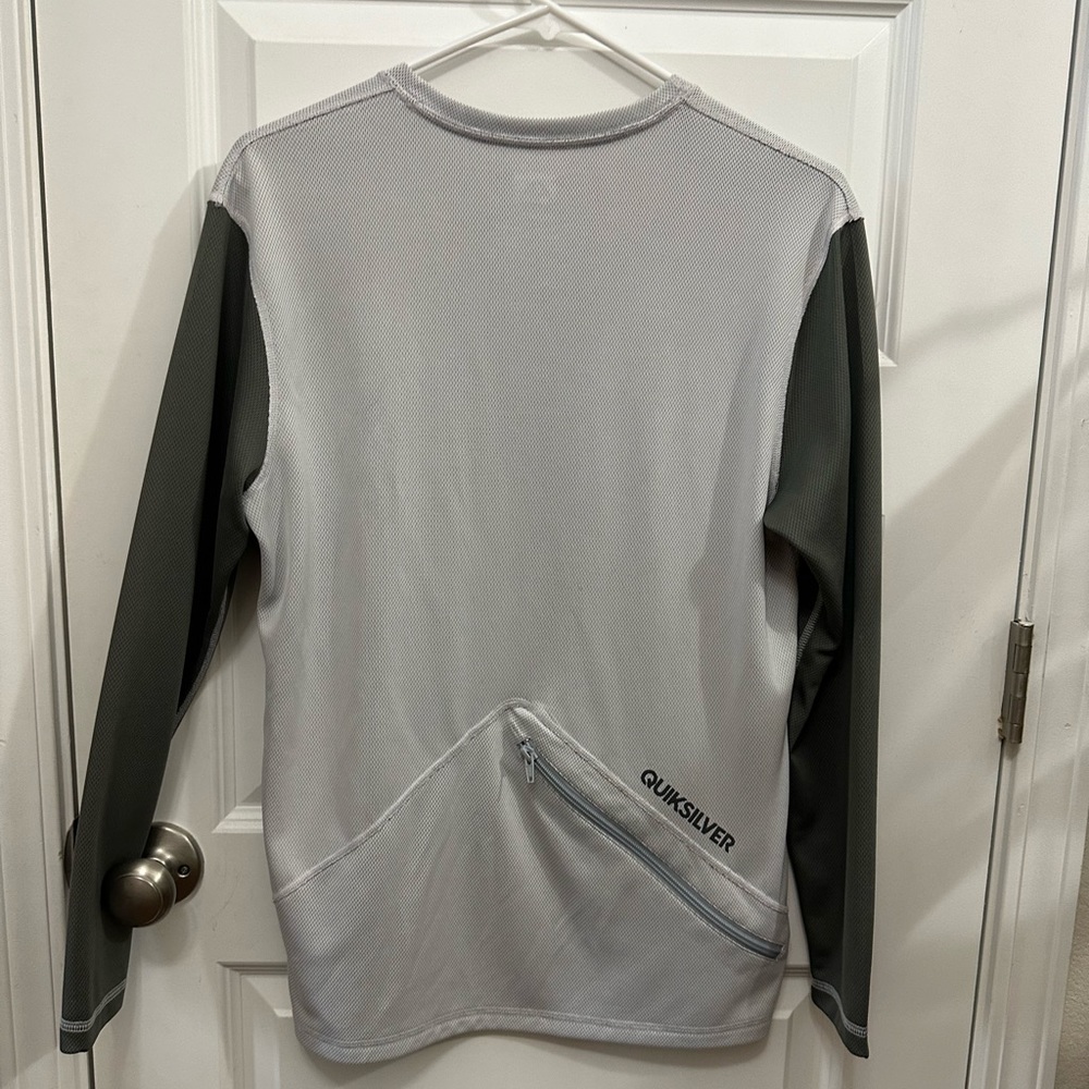 Quicksilver Long Sleeve Rashguard, Small - Picture 3 of 7